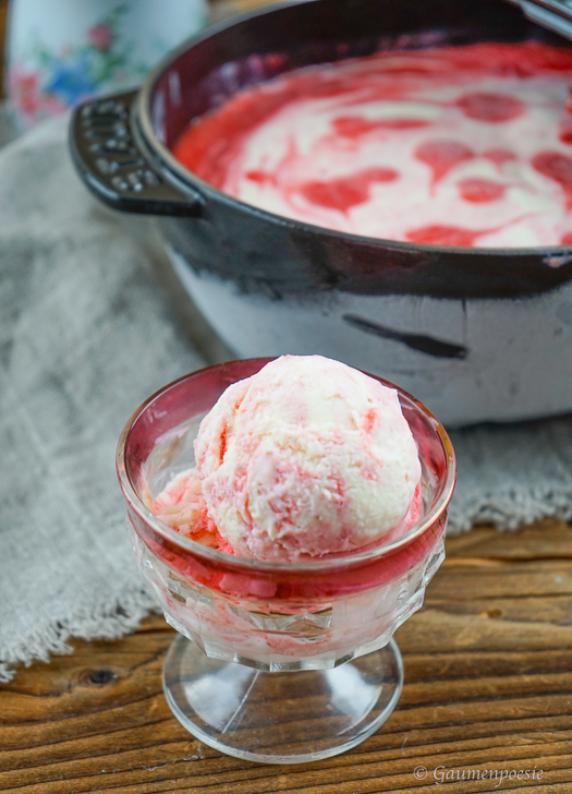 Stawberry Swirl Ice Cream ∼ Eiscreme mit Erdbeeren und Limoncello 3