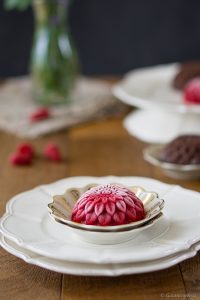 Himbeer Eis Blumen mit Schokolade 4