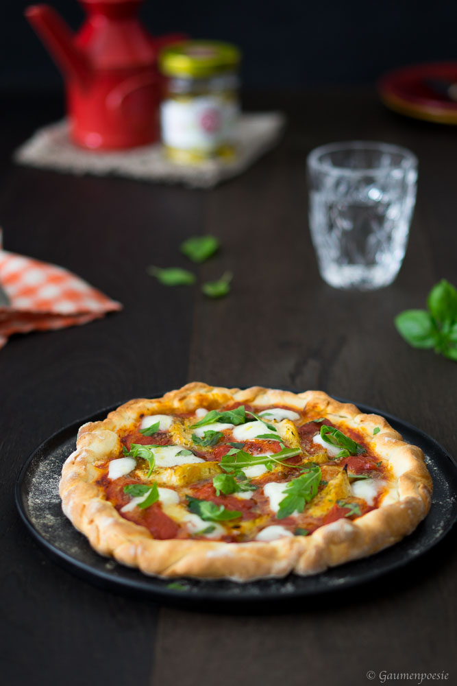 Schnell gemachte Pizza Napoli mit Artischocken 1